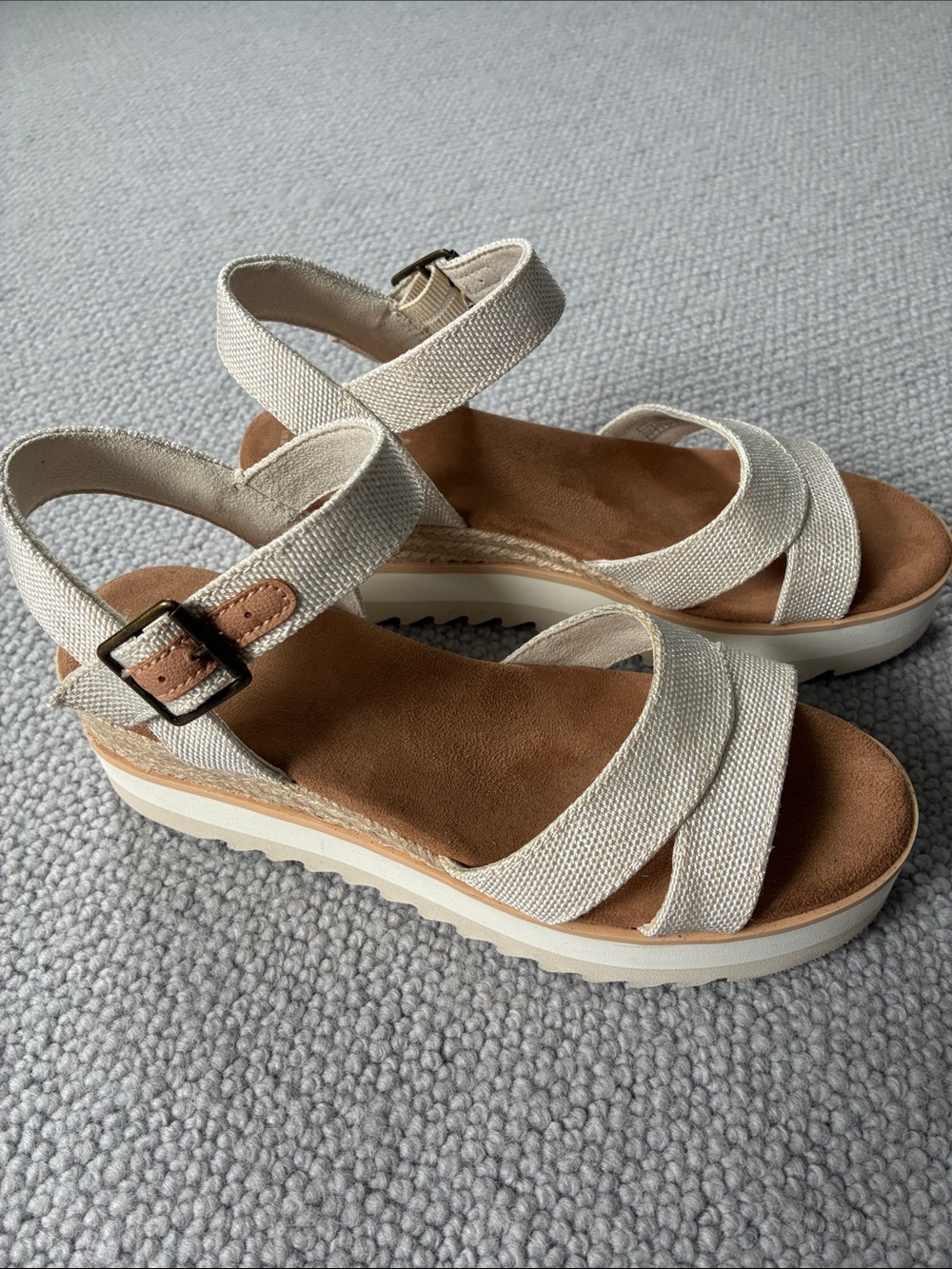 Toms Louisa Platform Espadrille Wedge Sandals, White/Cream, Size 7 - Picture 2 of 8